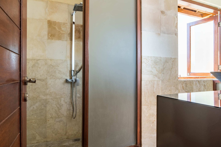 Bathroom 5, Studio Bawa, Badung