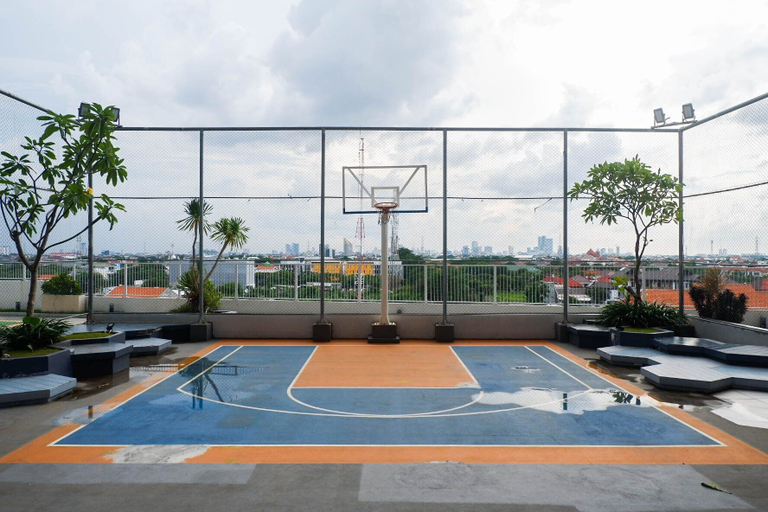 Sport court 4, Minimalist Modern Studio Room Apartment At Taman Melati, Surabaya