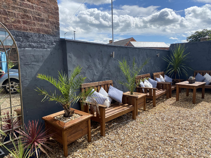 Food & Drinks 4, Maison Claire, Cheshire West and Chester
