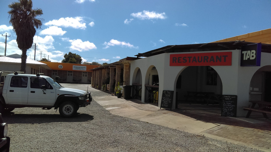 Exterior & Views 2, Shark Bay Hotel, Shark Bay