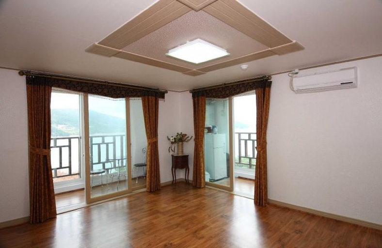 Others 5, Geojedo Hana Pension, Geoje