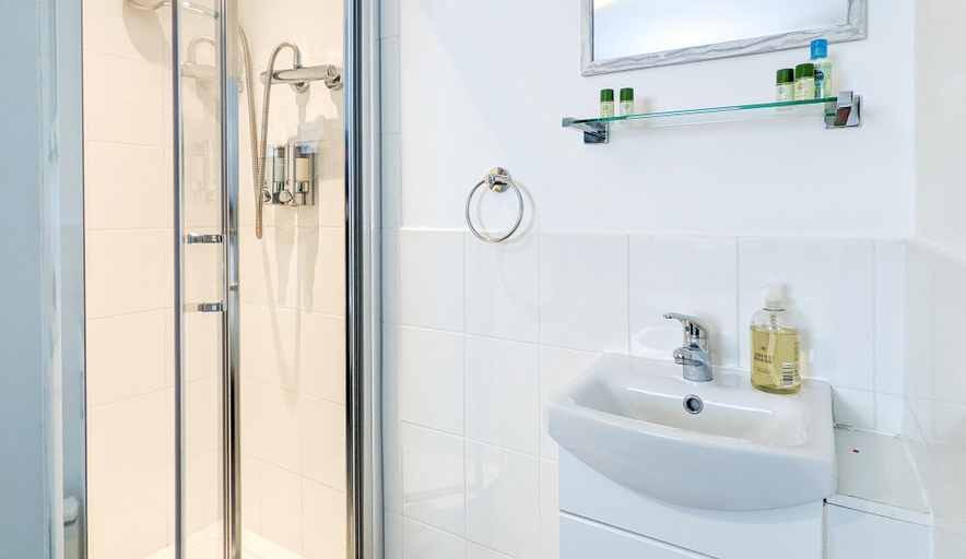 Bathroom 5, Outfield Homes, Peterborough