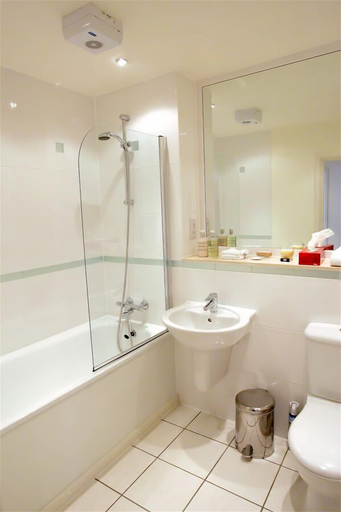 Bathroom 3, Chelmsford Serviced Apartments, Essex