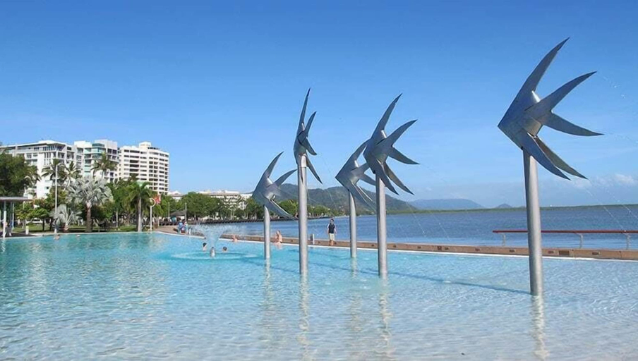 Others 4, Escape On Lake, Cairns