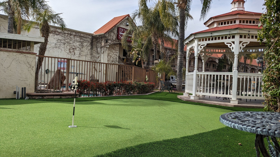 Exterior & Views 2, Dynasty Suites Redlands, San Bernardino