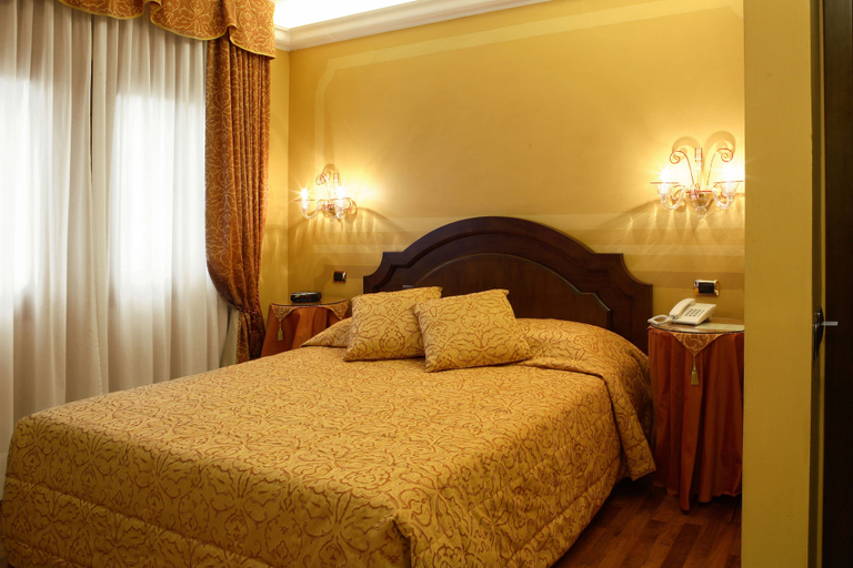 Bedroom 2, Hotel Al Codega, Venezia