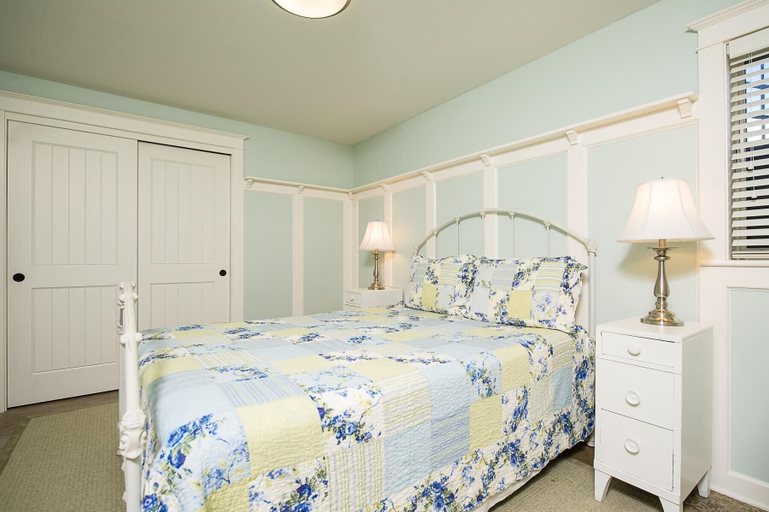 Bedroom 3, The Tides Inn, Lincoln