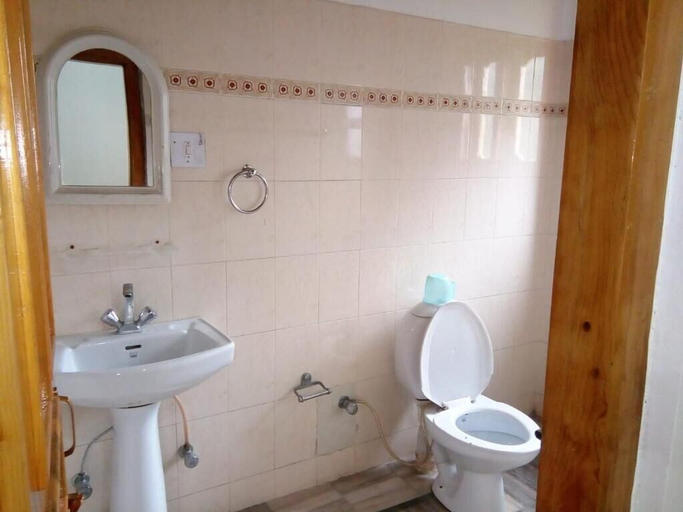 Bathroom 3, Hotel Seetal, Kinnaur