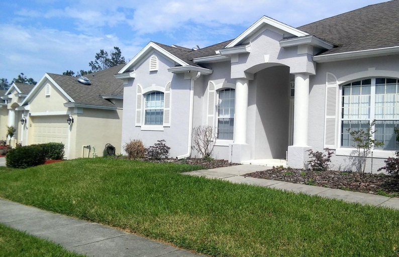 Highlands Reserve Area Pool Homes by SVV, Polk