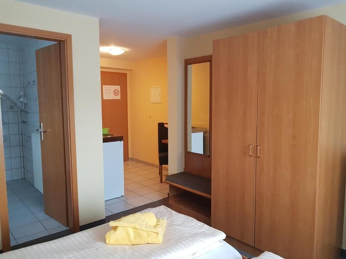 Bedroom 2, Gasthof & Pension Zur Friedenseiche, Bautzen