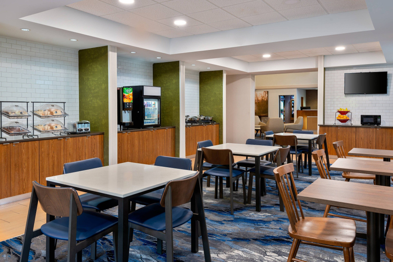 Food & Drinks 4, Fairfield Inn & Suites by Marriott Clearwater, Pinellas