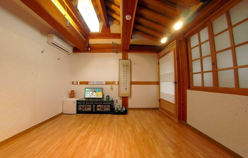 Others 5, Hanokmaru, Jeonju