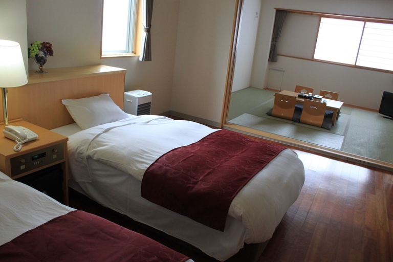 Bedroom 2, Hotel Uni Goten, Rishirifuji