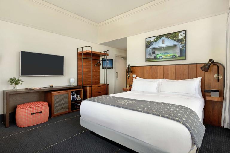 Bedroom 2, The Central Station Memphis, Curio Collection by Hilton, Shelby