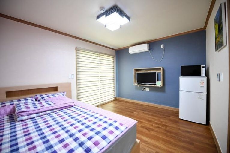 Bedroom 2, Samcheok Noran Pension, Samcheok