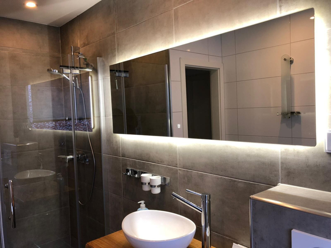 Bathroom 4, GREEN PARK Apartment, Bremerhaven