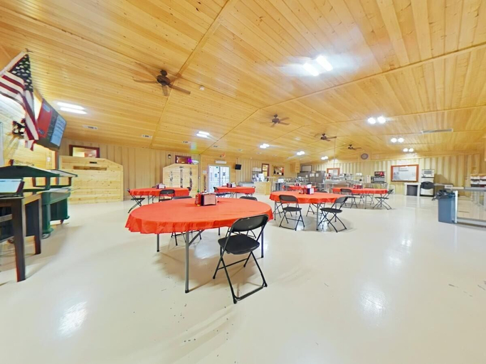 Food & Drinks 4, Ellipse Global Lodge, Eddy