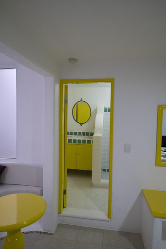 Bathroom 2, Hotel Partyholic, Cozumel