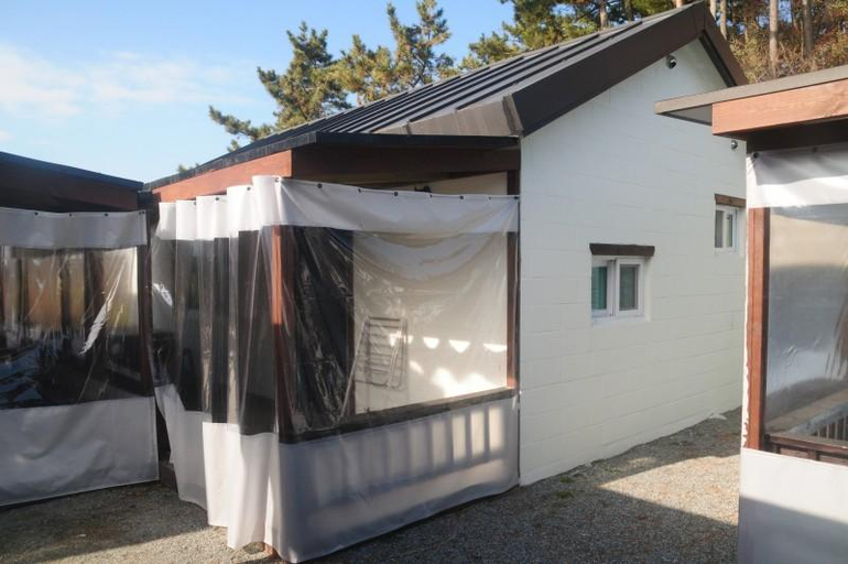 Others 1, Taean (Anmyeondo) Daffodil Pension, Taean