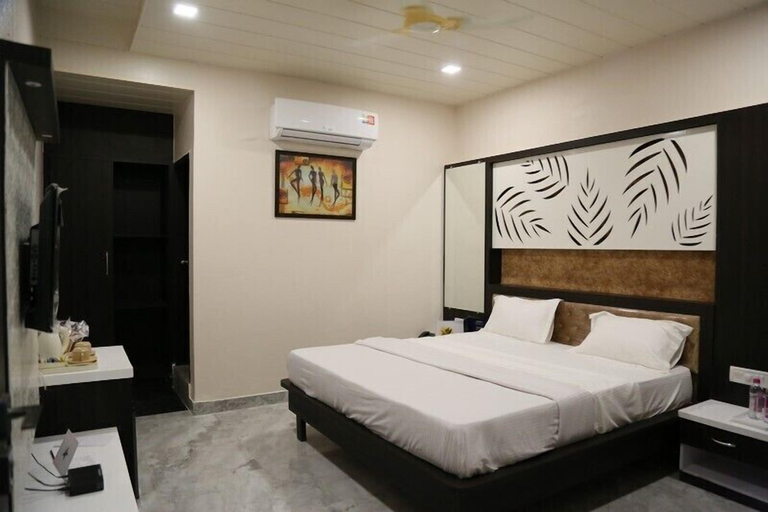 Bedroom 2, Sun N Star, Satna