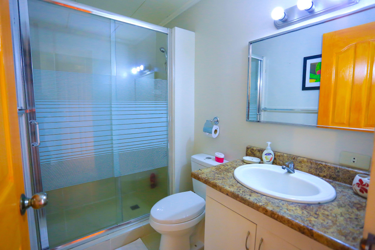Bathroom 4, Villa De Babat, Basco