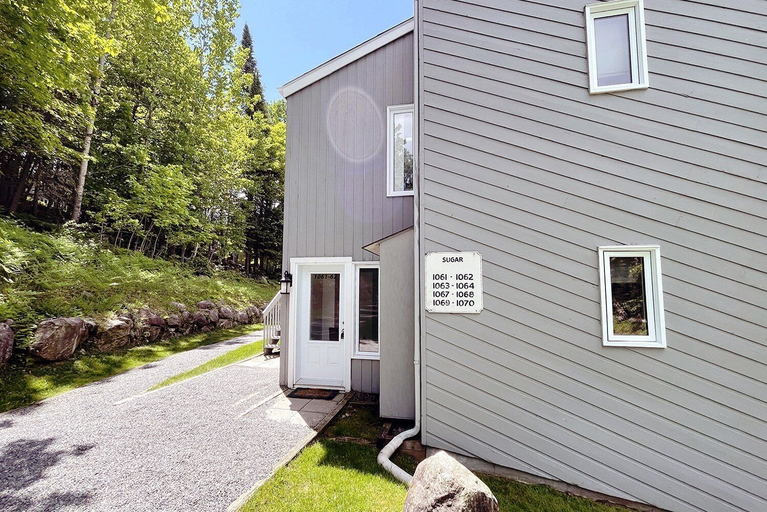 Exterior & Views 2, Croissant des Soleils - RVMT, Les Laurentides