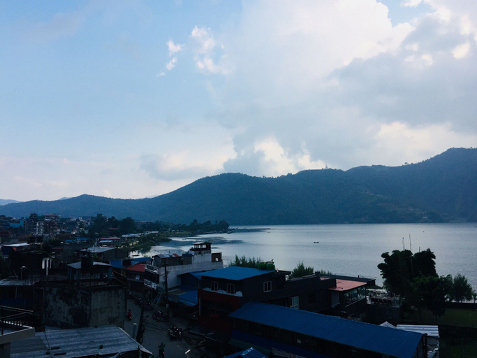 Others 5, Golden Lake, Gandaki