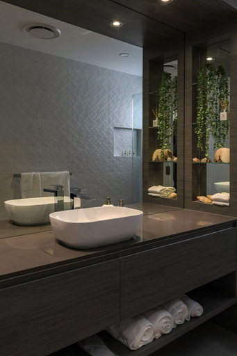Bathroom 4, Valle Vista Luxury Apartments, Cairns