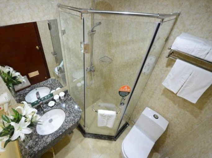 Bathroom 4, GreenTree Inn Huaian Economic Development Zone Hechang Road Hotel, Huai'an
