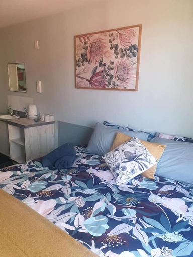 Bedroom 3, Piwaka Lodge and Backpackers, Marlborough