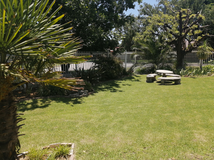 Others 3, Thatchers Guest Rooms, Lejweleputswa