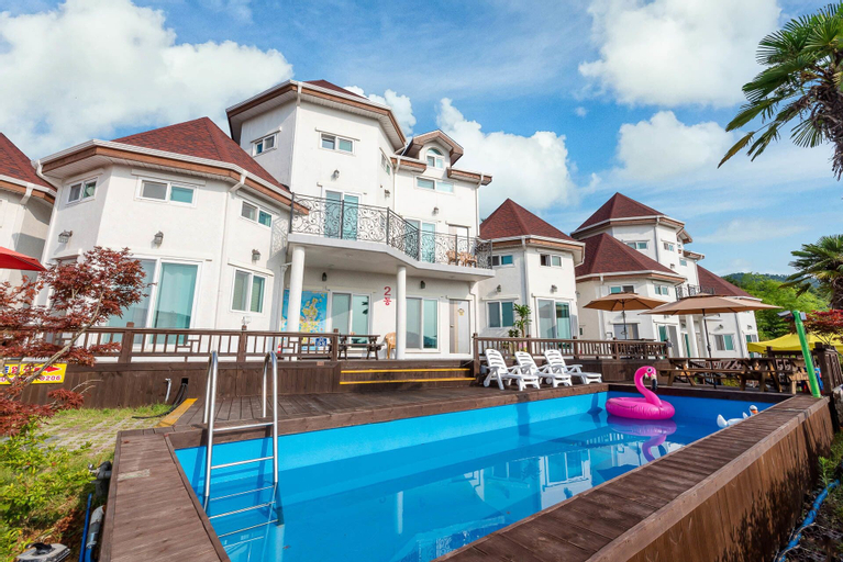 Geojerowa Pension, Geoje