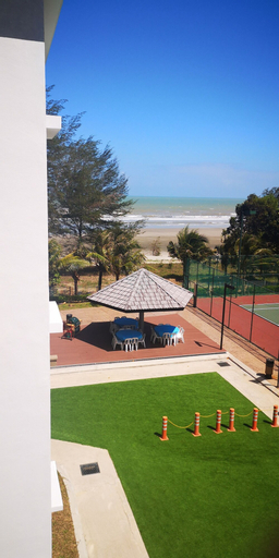 Exterior & Views 16