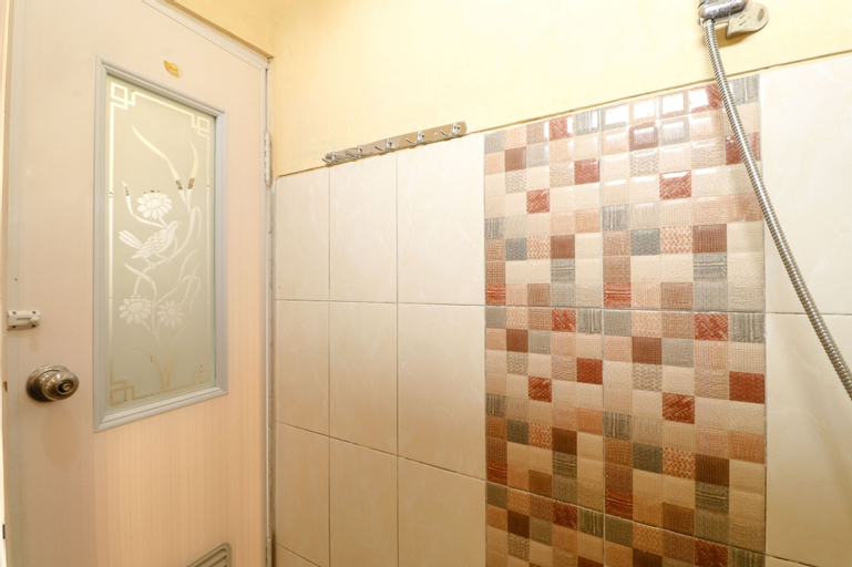 Bathroom 9