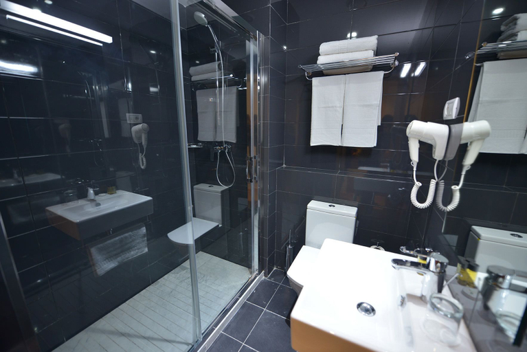 Bathroom 4, Hotel Annakhil, Rabat