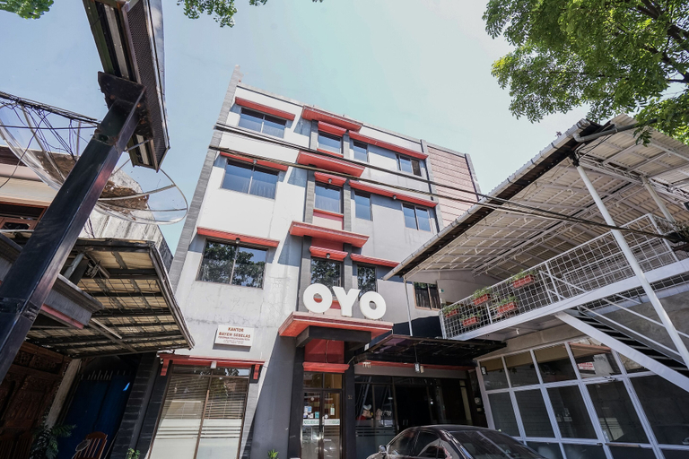 Exterior & Views 2, OYO 2675 Hotel Sebelas Syariah, Bandung