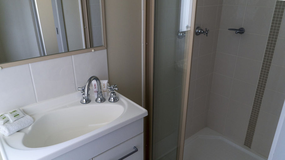 Bathroom 4, Ingenia Holidays Soldiers Point, Port Stephens