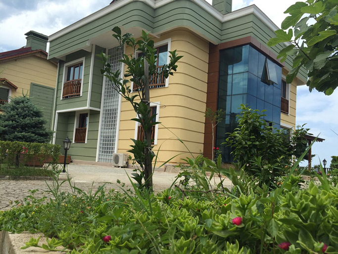 Front of property 2, Ravza Villas, Arsin