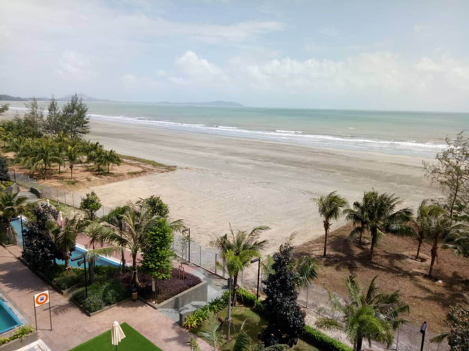 Exterior & Views 18