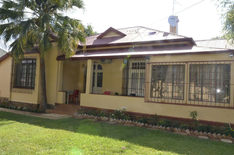 Exterior & Views, Maple's Guest House, City of Tshwane