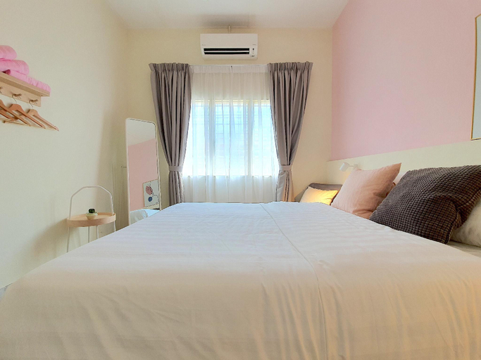 Others 4, Jenjarom No. 32 Modern Cozy Homestay for 4 Pax, Kuala Langat
