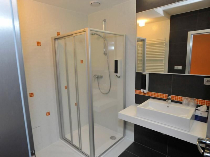 Bathroom 3, Buly Aréna Kravaře, Opava