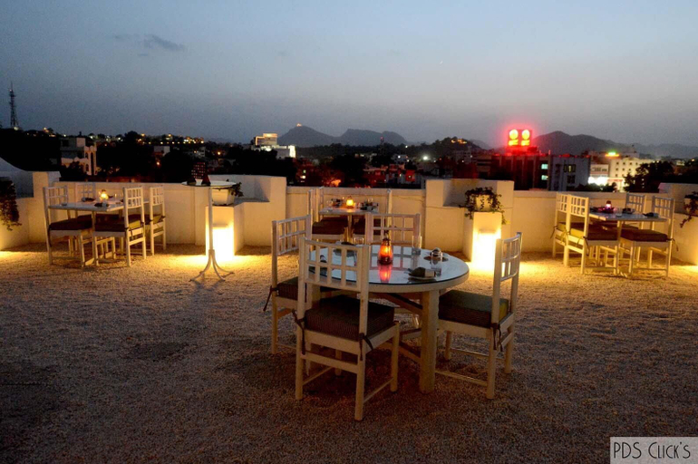 Food & Drinks 5, Golden Tulip Udaipur, Udaipur