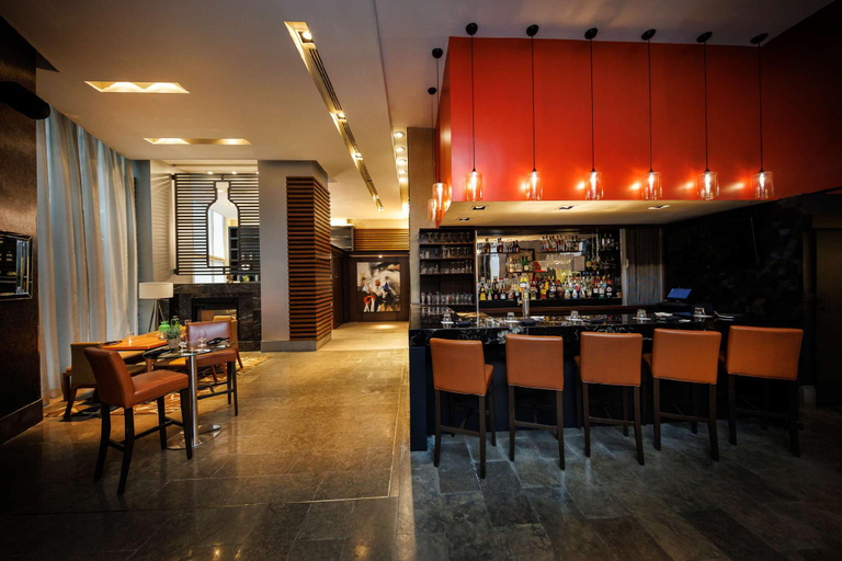 Food & Drinks 4, Pantages Hotel Toronto Centre, Toronto