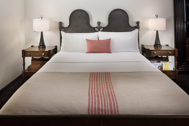 Bedroom 2, Hotel Valencia Riverwalk, Valencia Collection, Bexar