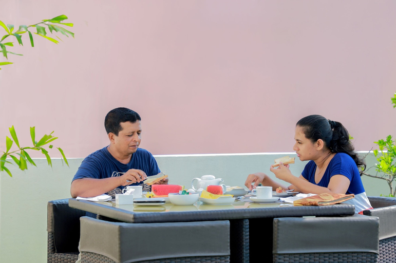 Food & Drinks 5, Blue Water Boutique Hotel, Negombo