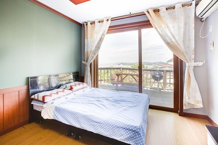 Bedroom 2, Seosan Bada Pension, Seosan
