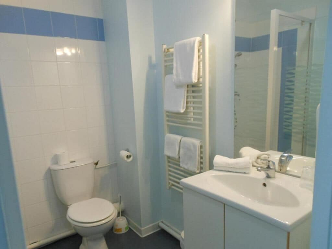 Bathroom 5, Hôtel du Parc, Loiret