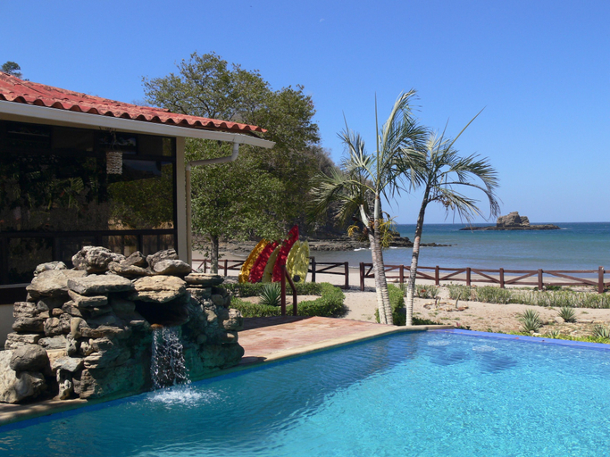 Sport & Beauty 4, Marsella Beachfront B&B, Tola