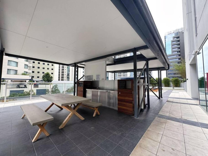 Others 5, S&P Apartments - Festival, Brisbane